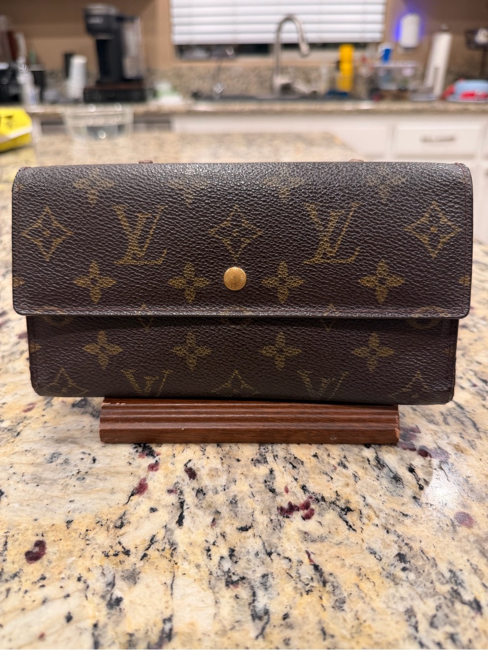 Authentic Louis Vuitton Sara International Monogram Wallet